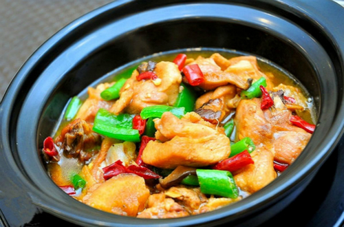 如何学习烹饪正宗的黄焖鸡米饭？在哪学习比较好？