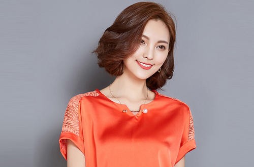 玖姿女装正品：玖姿女装演绎自信优雅