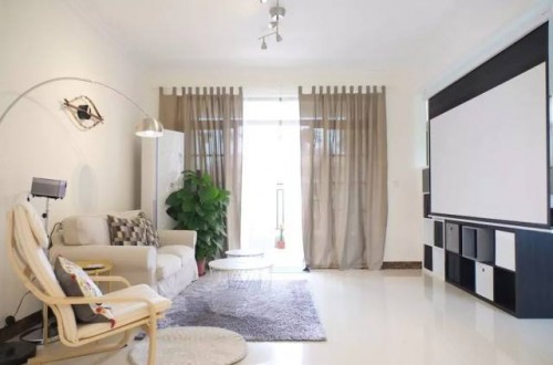 投影仪成像原理 短焦投影仪成为家庭电影院神器